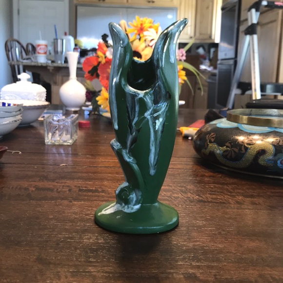 Green vase melting design - Picture 1 of 4